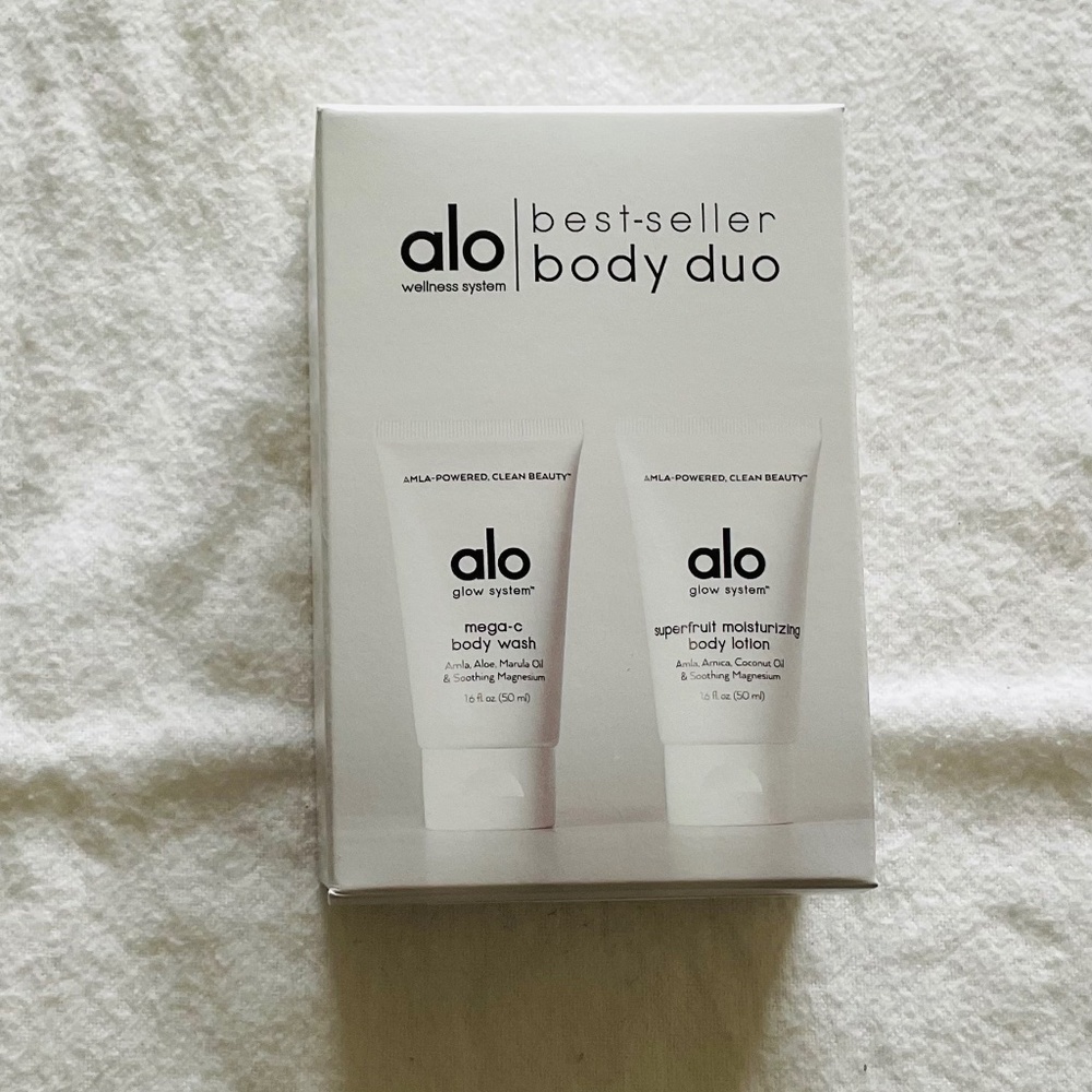 Alo YOGA body duo NWT
